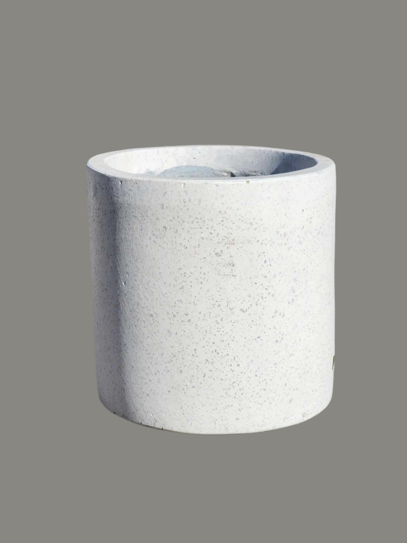 Cylinder white D25